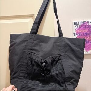 Elegant Black Tote with Mesh Pocket